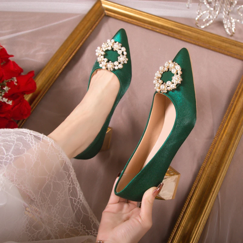 Chinese style Xiuhe Wedding Shoes Women's Slim Heel Medium Heel Pointed High Heels Fashion Pearl Button Green Bridal Shoes Dress Shoes