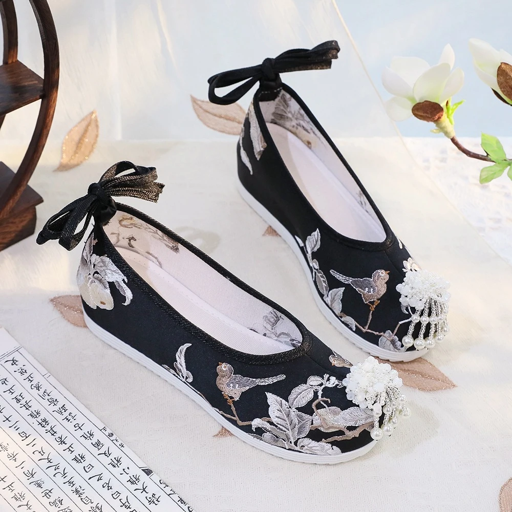 Spring Hanfu shoes for women with black ancient costume cloth shoes for children's style high-end new style Chinese style retro embroidered shoes for women