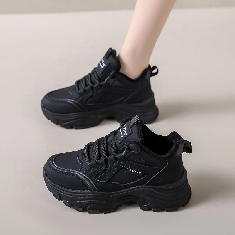 All black kitchen special non-slip sports shoes for women's summer thick soft sole dad shoes without tiring feet work and work shoes