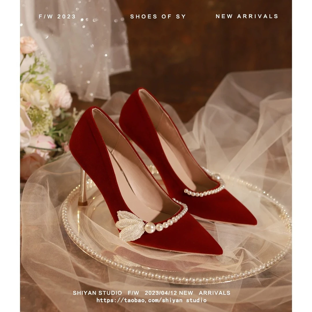 Red wedding shoes for women 2025 new Chinese style Xiuhe clothing pearl bride shoes high heels niche high-end feeling