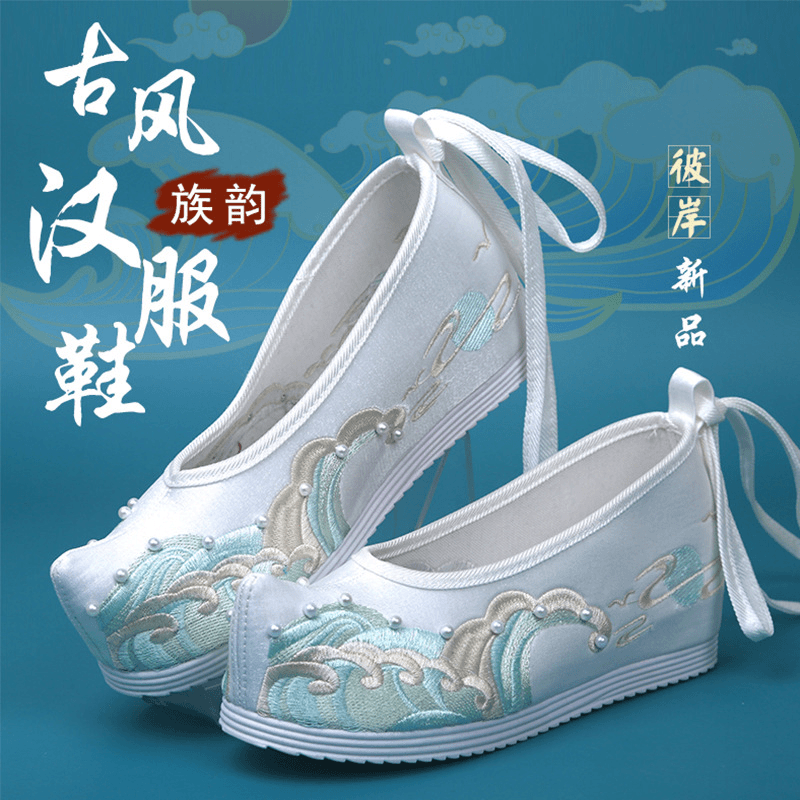 Original spring and summer match with ancient style Hanfu shoes for women embroidered shoes for women with height-enhancing interior with Tang Dynasty costumes and old Beijing cloth shoes