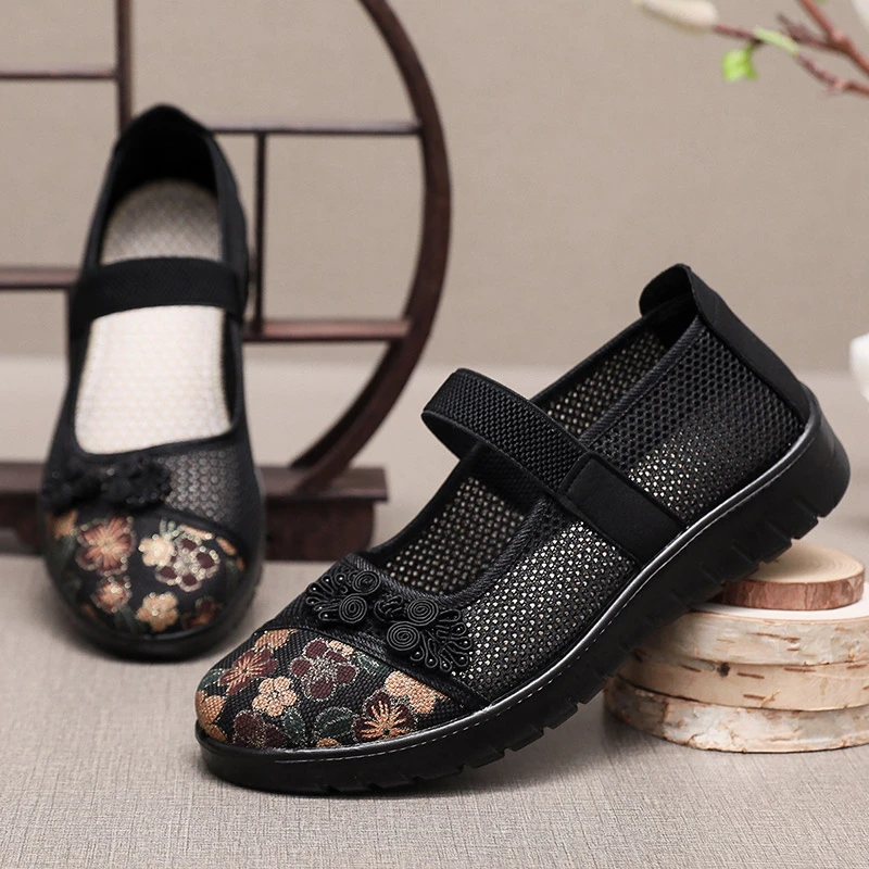 Old Beijing cloth shoes new summer mesh shoes flat heel mother shoes grandma shoes middle-aged and elderly old ladies summer sandals
