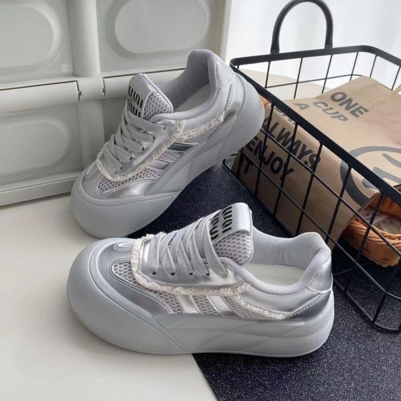 Niche non-similar bread shoes mesh breathable puff shoes 2025 summer new thick-soled high-height white shoes for women