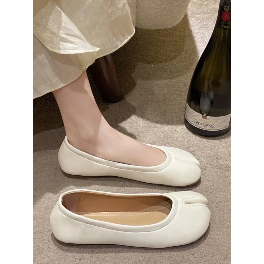 2025 spring and summer new Doudou shoes Internet celebrity split-toe pig trotter shoes lazy soft sole comfortable single shoes versatile outside women's shoes