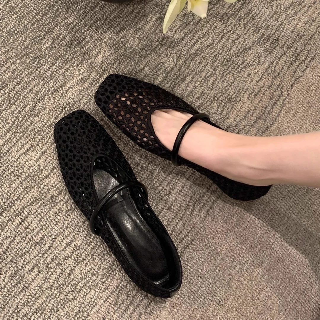 French square-toe hollow woven single shoes for women 2025 new one-length strap soft sole shallow mouth breathable Roman flat sandals