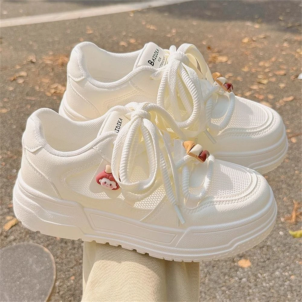 Hollow mesh white shoes for women 2025 summer new lychee fruit casual shoes for stool feel breathable thin board shoes