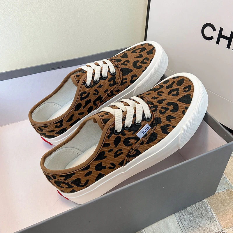 Fashion sandals leopard print canvas shoes for women chic niche retro flat shoes student thick soles shoes for women