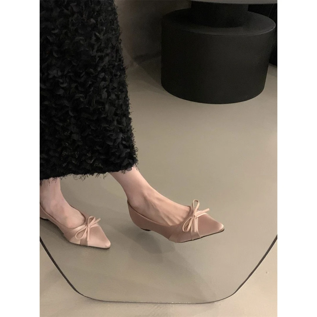Gentle single shoes evening shoes 2025 autumn and winter new versatile fashionable inner height-enhancing pointy satin skirt women's shoes