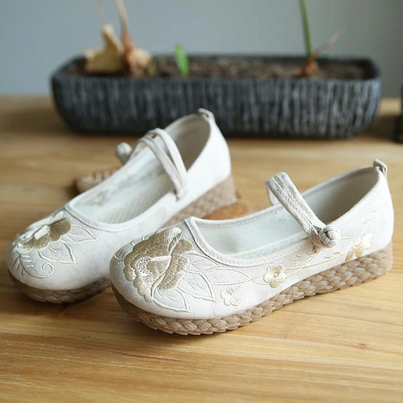 Spring thick-soled flat-heeled non-slip women's singles shoes Comfortable round-toe old Beijing cloth shoes Retro simple and elegant ethnic style embroidered shoes