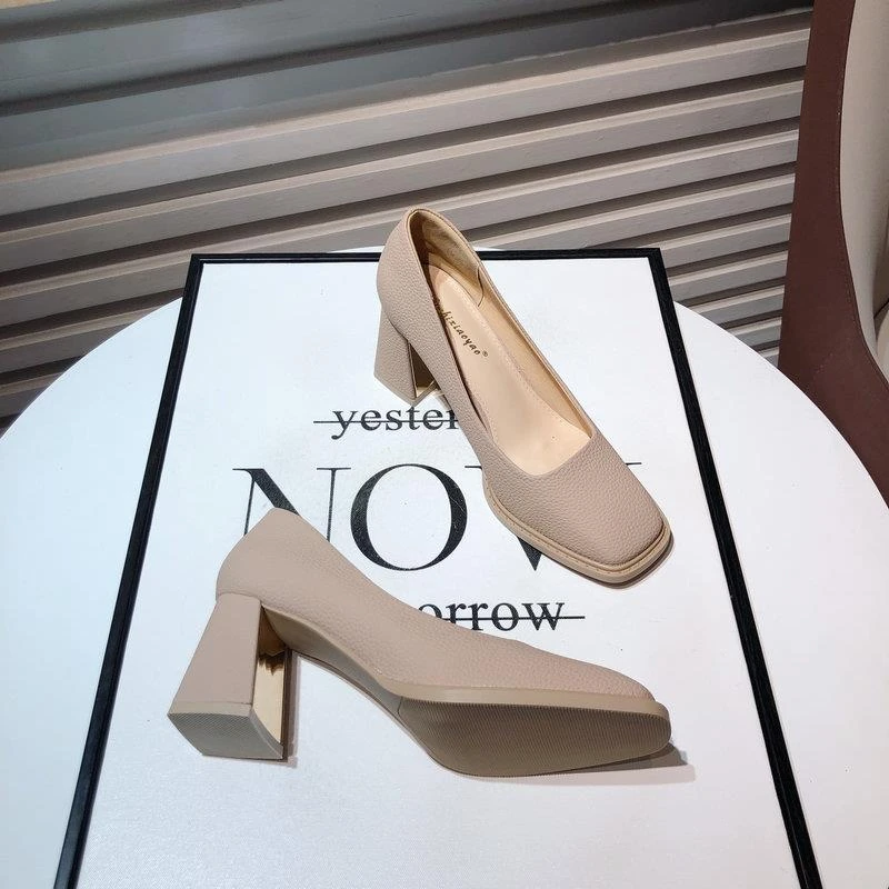 Retro women's new Korean style style soft leather square toe thick heels high heels black work without tiring high heels