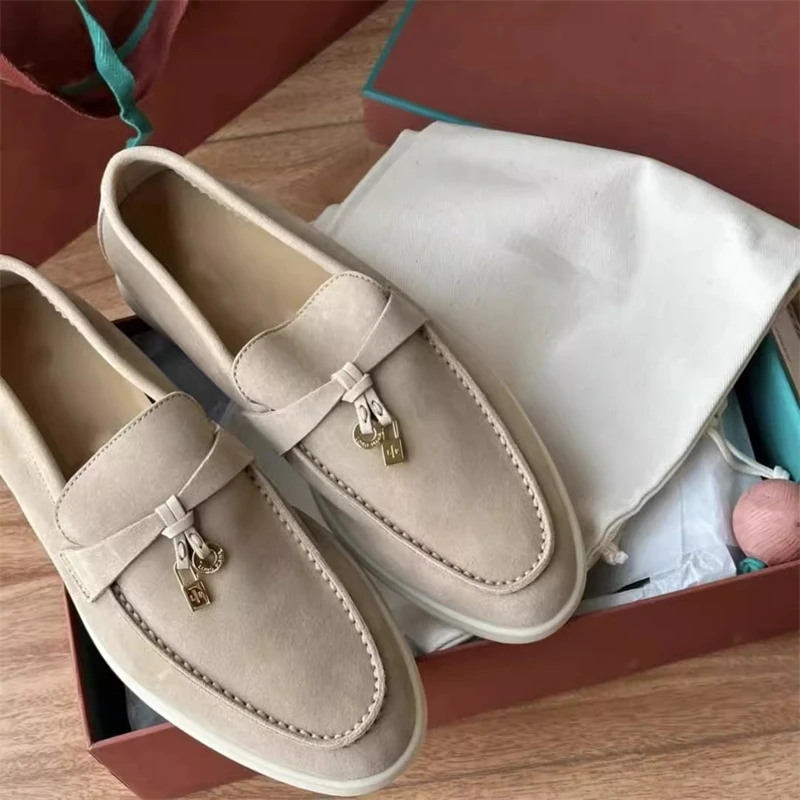 Loafers women's 2025 spring and autumn new versatile tassel buckle one-piece lazy shoes non-slip casual flat shoes