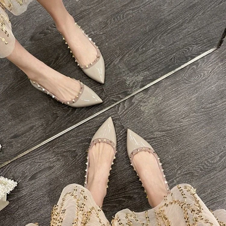 Rivet shoes for women 2025 new pointed toe shallow mouth fashionable versatile flat sole black ling single shoes for women