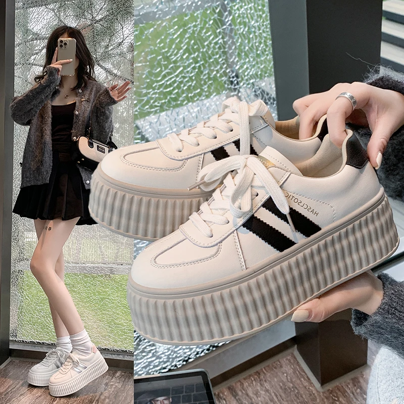 Susu Yanshang thick sole white shoes for women in summer new style, sponge cake sole sports outdoor trendy shoes for women casual and versatile height increase