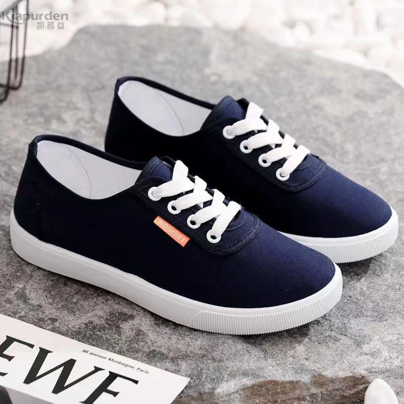 Canvas shoes for women 2025 spring and summer new flat Korean casual student shoes classic versatile board shoes breathable white shoes