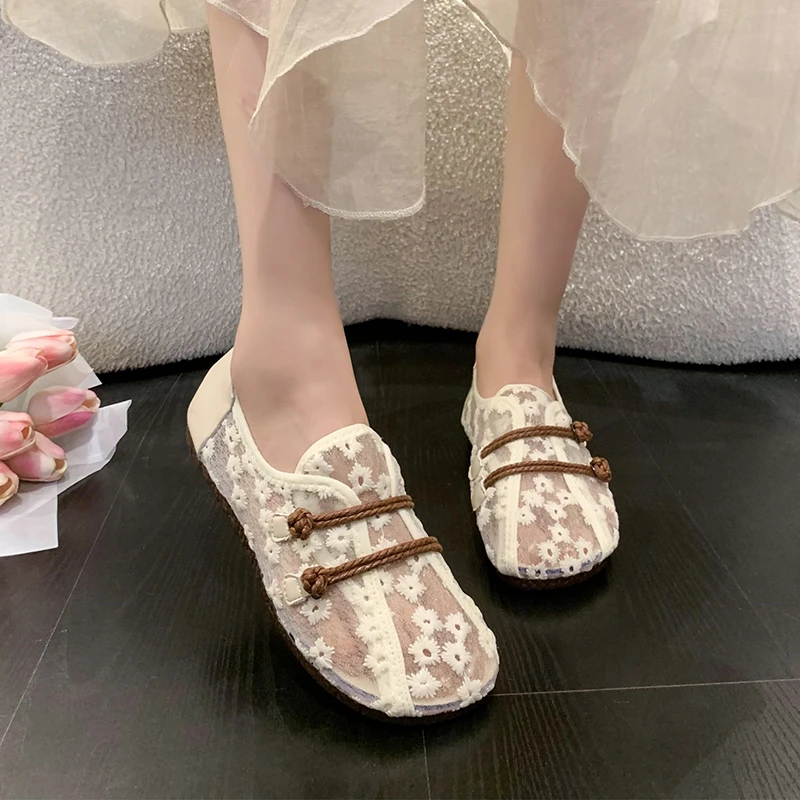 Old Beijing cloth shoes for women 2025 new summer breathable new Chinese Hanfu shoes for one foot soft sole light mesh shoes