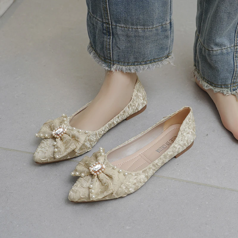 Flat-sole single shoes women's pointed toe shallow mouth scoop shoes 2025 summer new Korean style bow versatile soft sole bean shoes