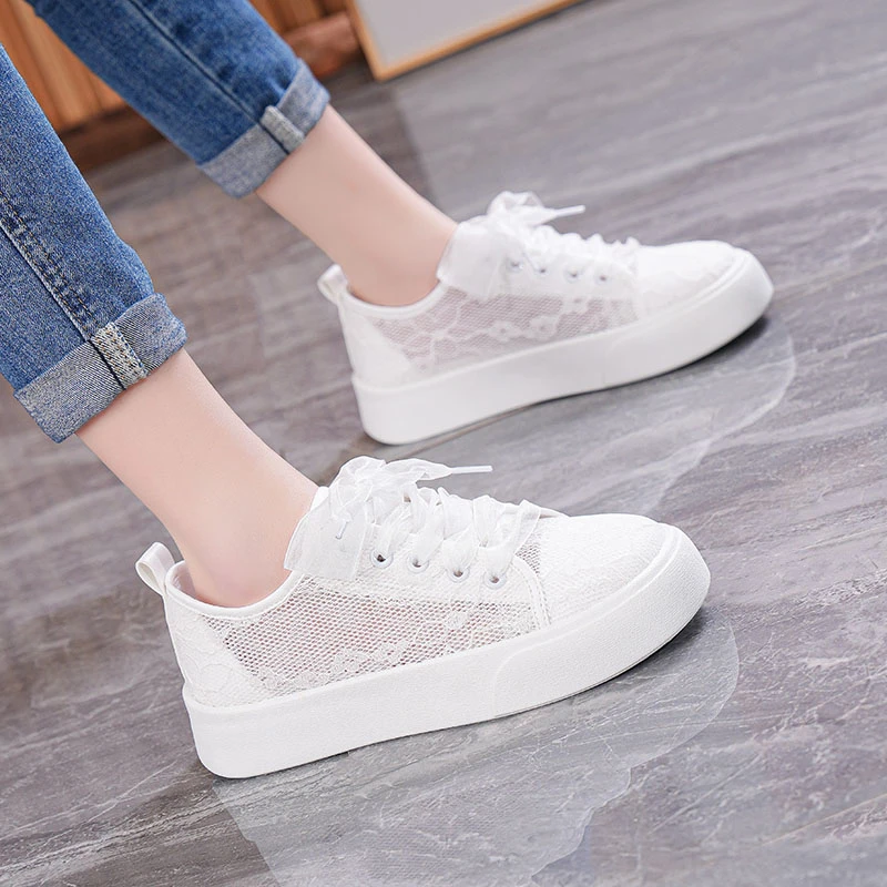 Lightweight and breathable mesh shoes for women in summer new style mesh white shoes Korean version of versatile hollow canvas shoes low top shoes