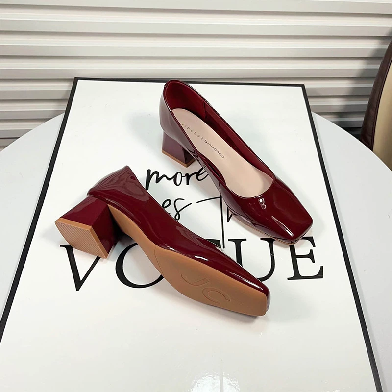 Square toe shallow mouth thick heel single shoes for women 2024 new temperament professional versatile green high heels