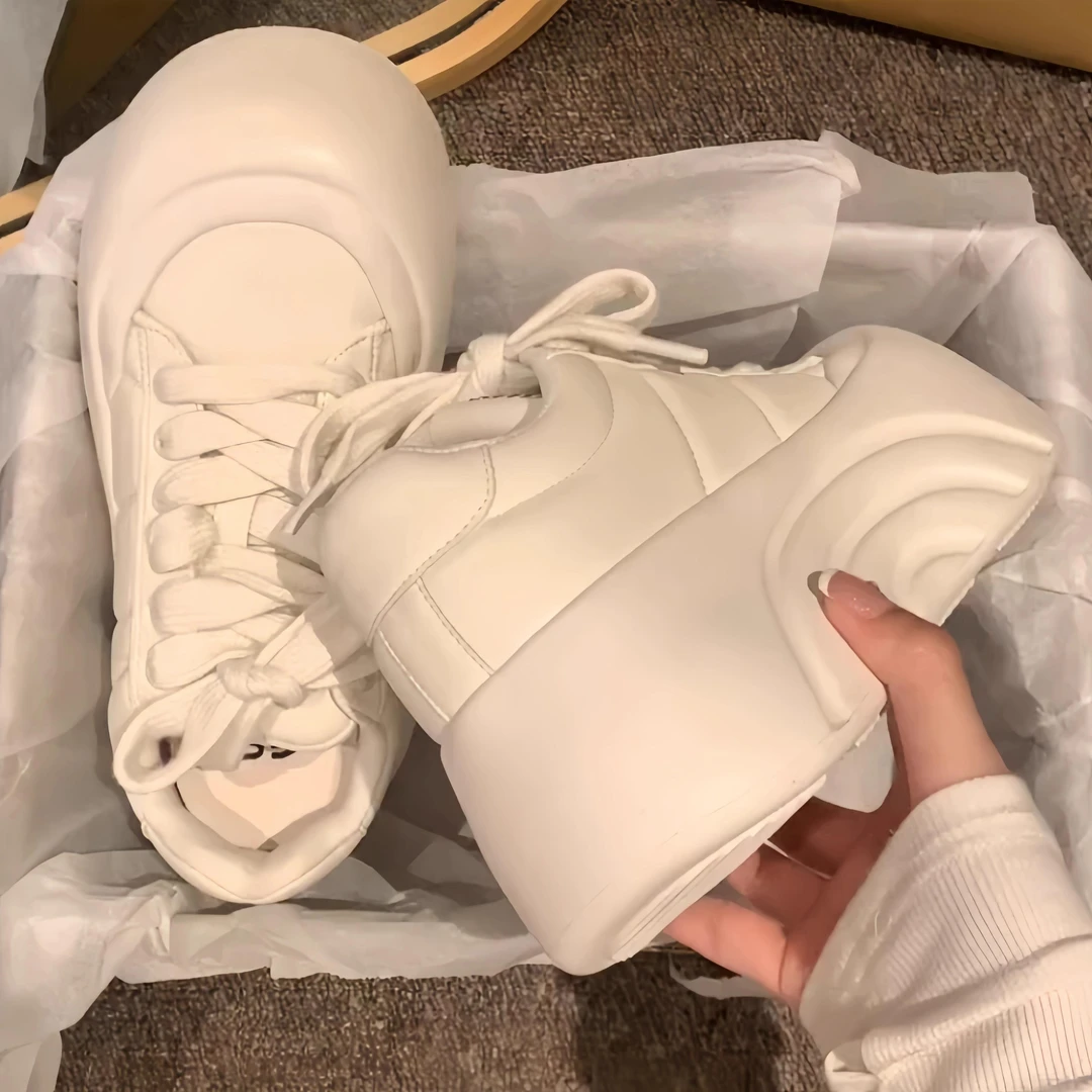 Round toe super thick sole lace-up sponge cake small white shoes for women 2025 early spring new high-rise bread shoes casual versatile board shoes