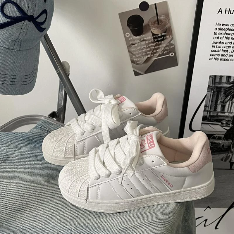 White shoes for women 2025 new summer cream retro Japanese student versatile shell head sports skateboard shoes for women