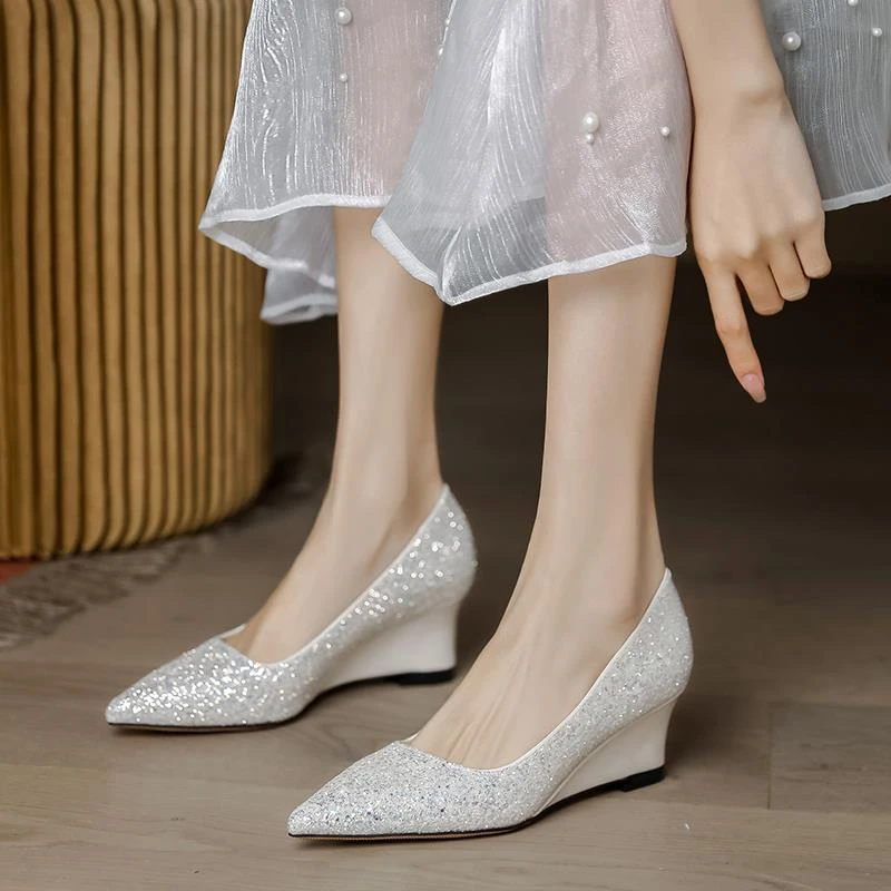 French high heels women's middle heel banquet etiquette shoes Gritt sequins niche design sense wedge pointed toe single shoes for women