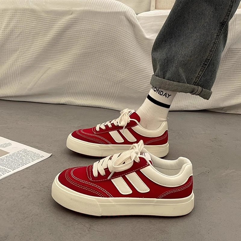 Super hot black thick-soled canvas shoes for women in spring and autumn versatile white shoes 2025 new niche casual sports shoes