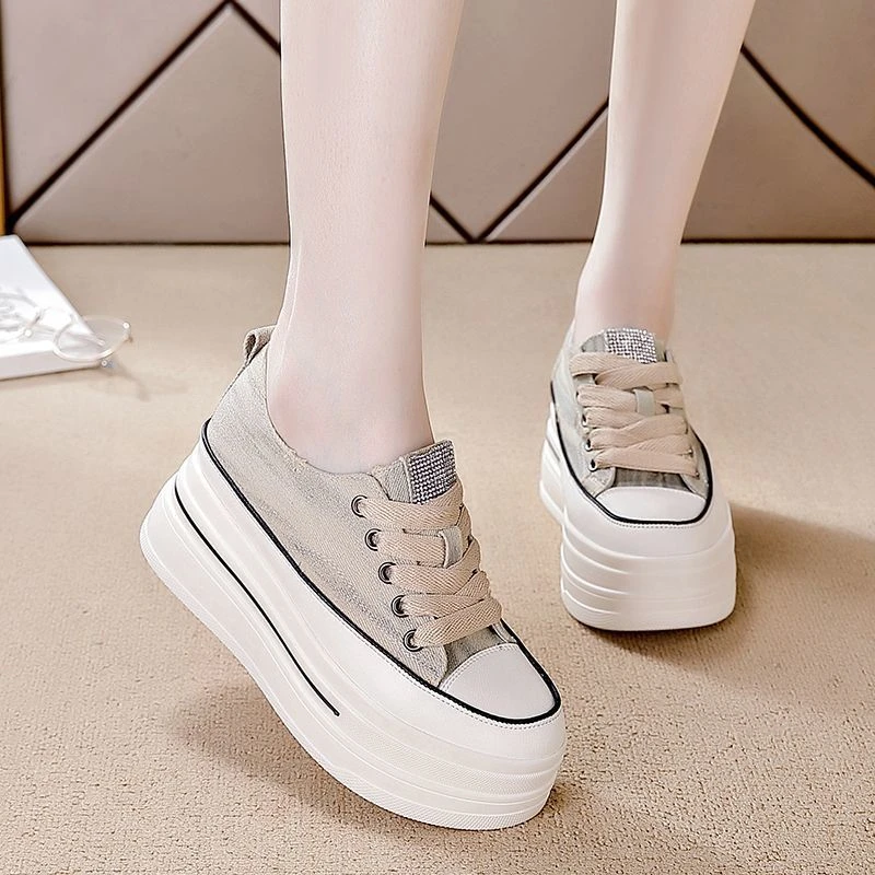 Canvas shoes for women 2025 new fashionable and versatile internet celebrity soft sole white shoes thick sole small ones increase height and make them look slim and casual