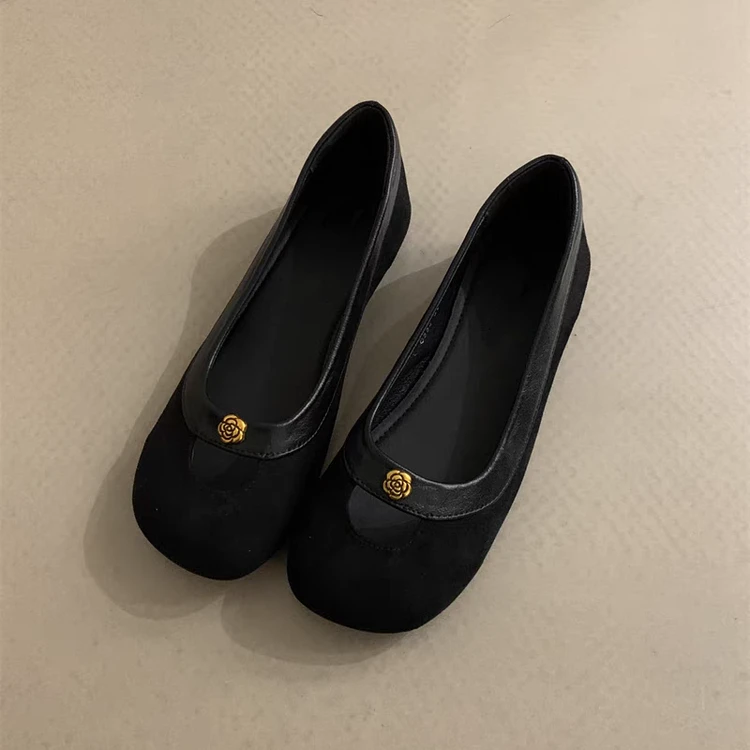 Niche soft flat sole pink suede bean shoes for women 2025 new Korean version commuting small fragrance style gentle commuting single shoes