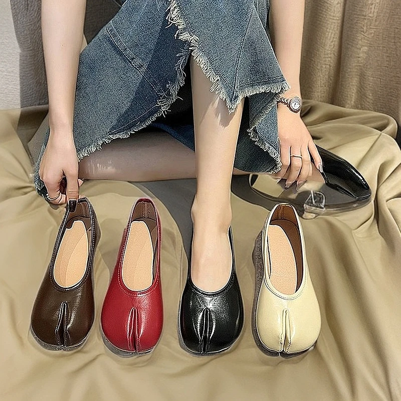 Split toe pig's trotters single shoes for women's flat 2025 wedding shoes new style grandma shoes soft leather beans shoes one-legged horseshoe shoes