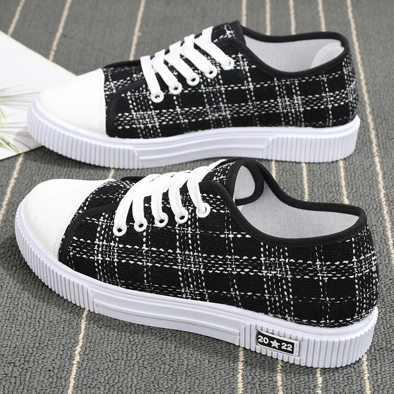 Spring and Autumn Old Beijing cloth shoes women's shoes casual versatile canvas shoes student shoes flat Korean style board shoes fashionable low top shoes