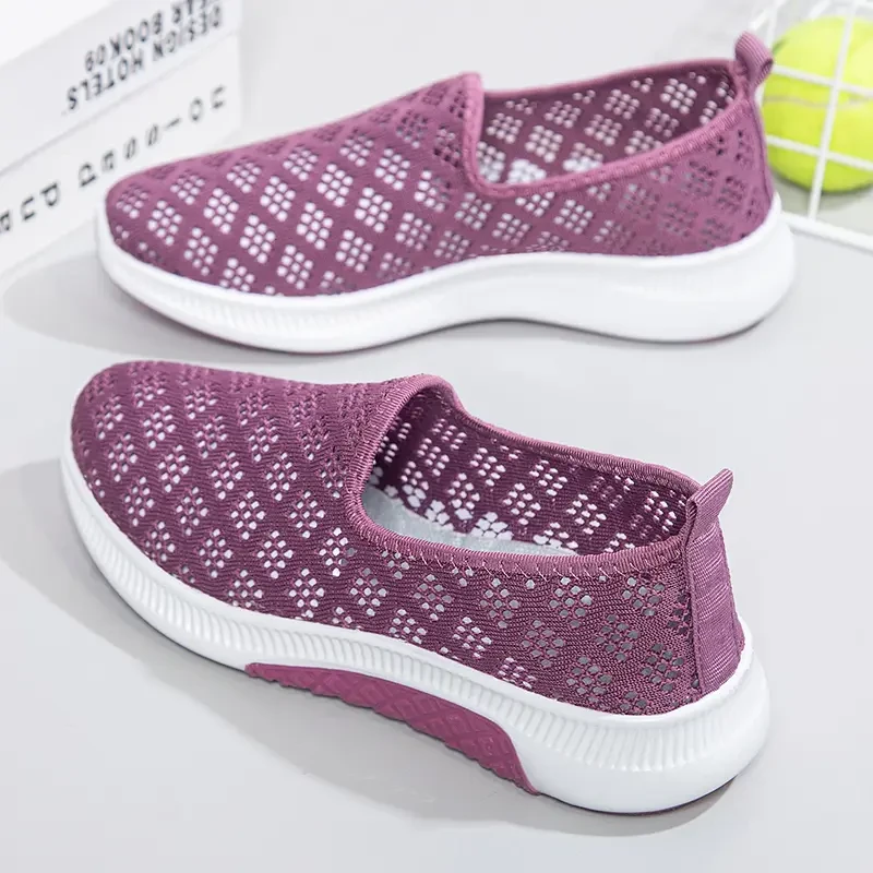 Old Beijing cloth shoes for women in summer hollow mother shoes mesh breathable middle-aged and elderly sandals thin old lady casual shoes