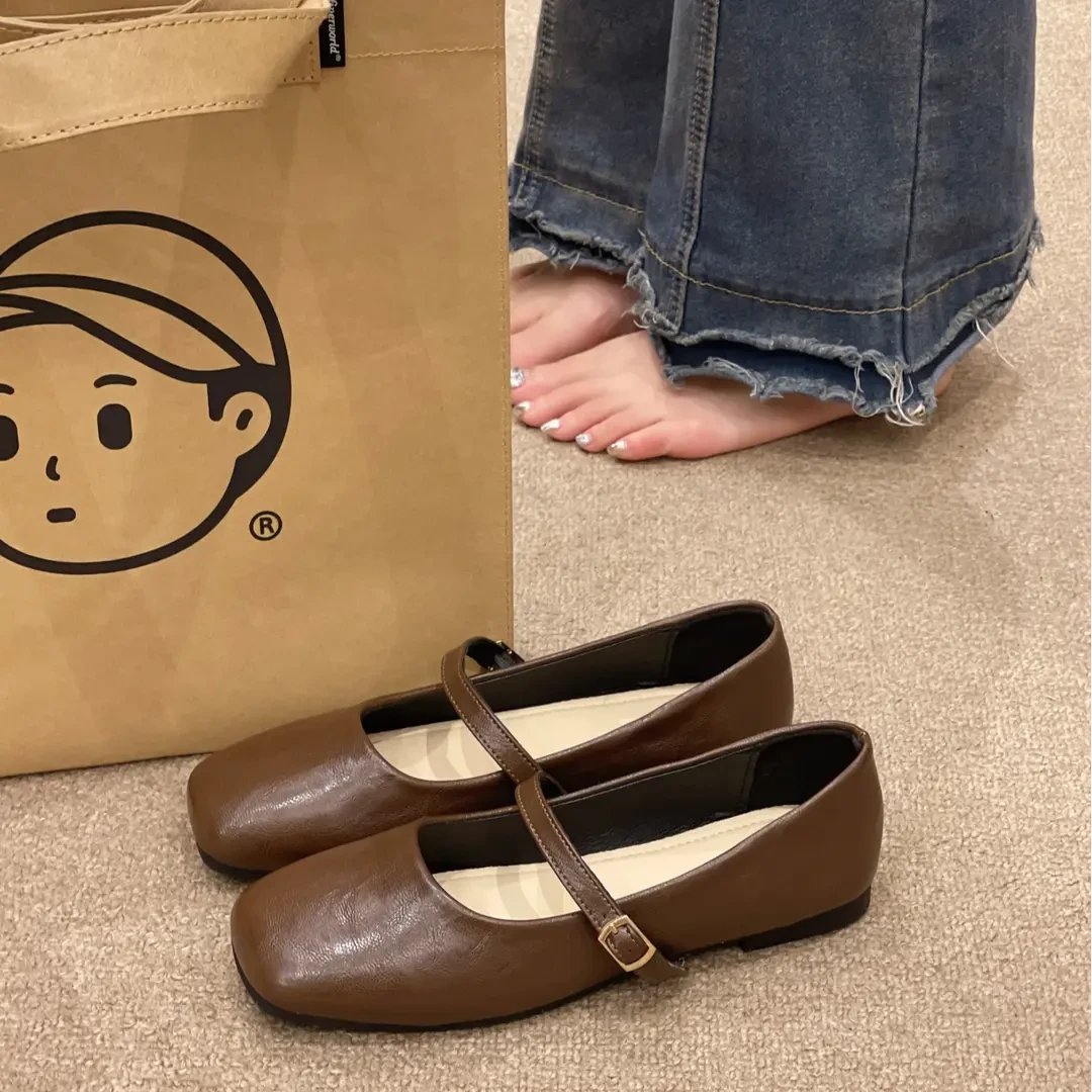 Temperament square toe flat shoes for women 2025 new summer French retro Mary Jane small leather shoes shallow mouth commuting shoes